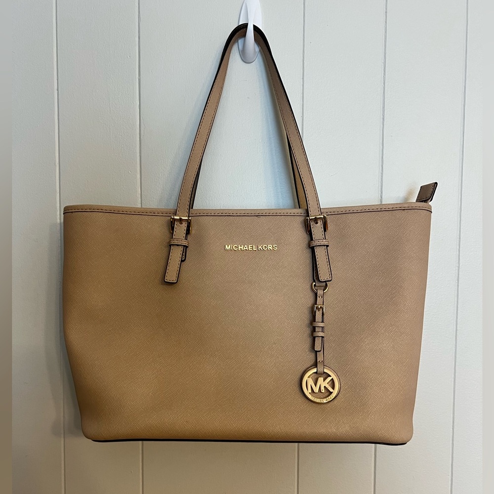 Michael Kors Large Jet Set Saffiano Leather Tote Handbag Purse Top Zip‎